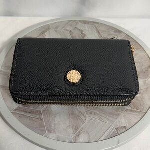 Black Pebbled Faux Leather Double Zip Wristlet Wallet Gold Medallion Logo